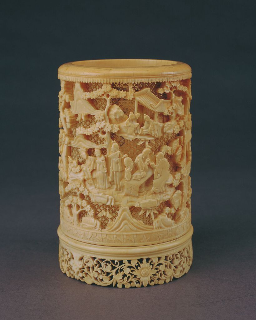 图片[1]-Ivory carved flower figure pen holder-China Archive